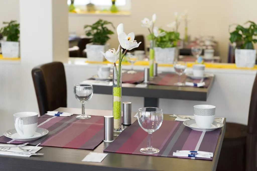 Buergerhofhotel Κολωνία 3*,