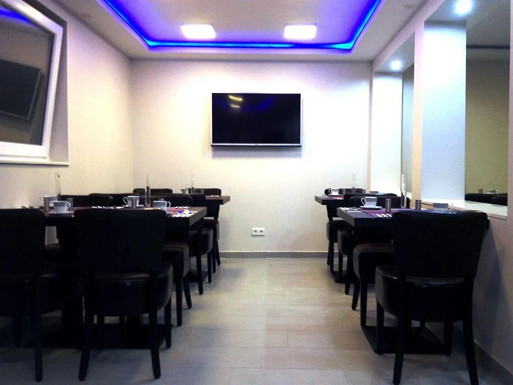 Buergerhofhotel Κολωνία 3*,
